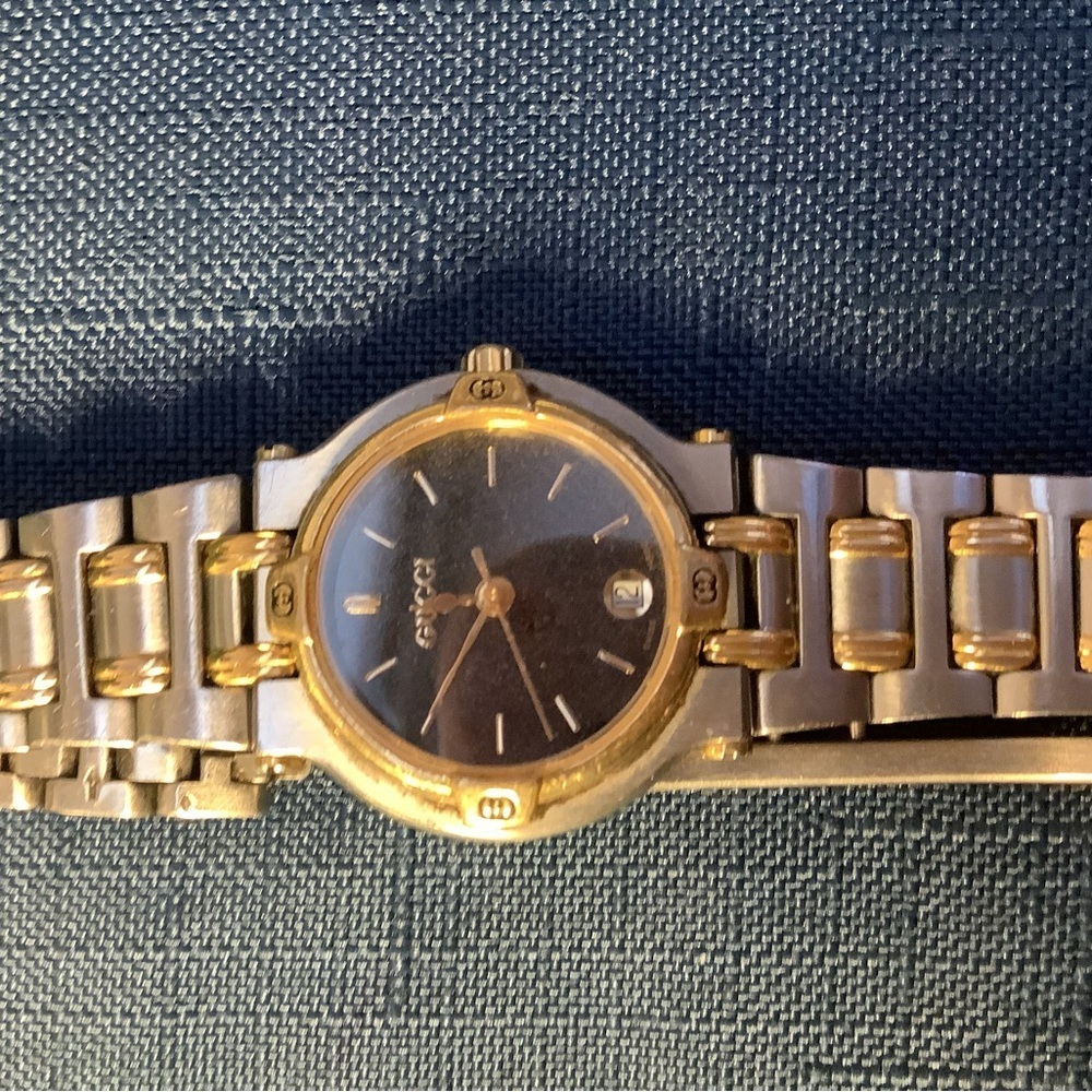 Gucci Watch Women's - Picture 6 of 8